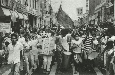 การปฏิวัติ EDSA: การต่อต้านเผด็จการและการกำเนิดของประชาธิปไตยฟิลิปปินส์